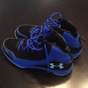 Men’s Size 10 Under Armour Basketball Sneakers